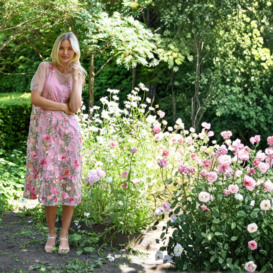Midsommarkläder Dam 2026 | Outfitguide för Midsommar