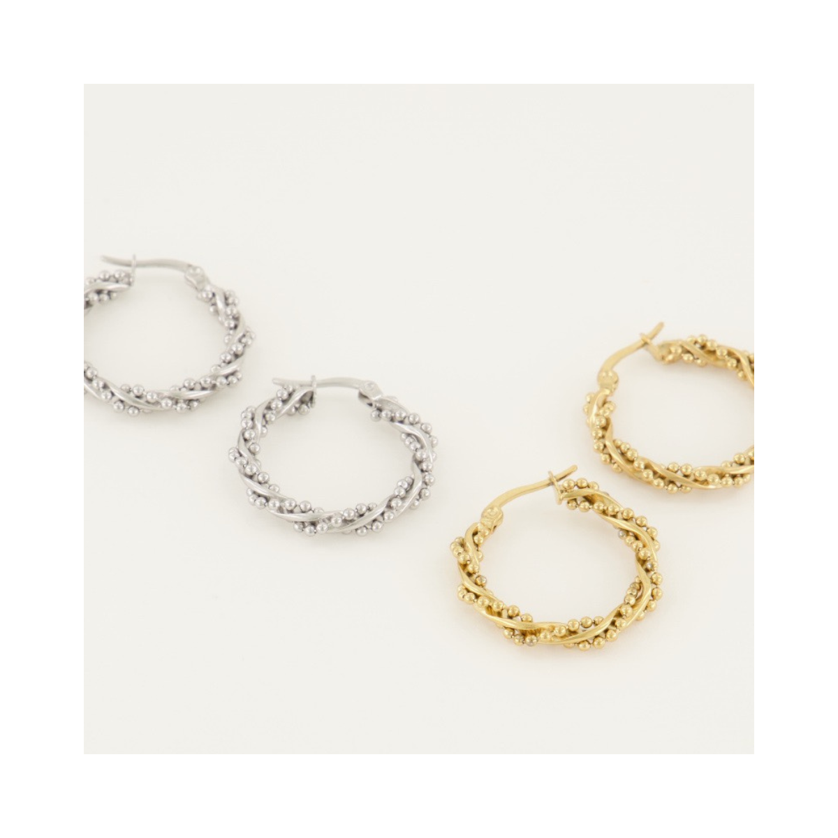 Oorringen Met Bolletjes - 1200 Gold