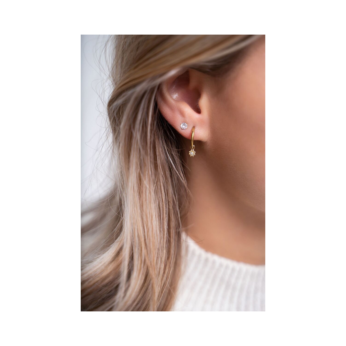 Studs stone - 1200 Gold