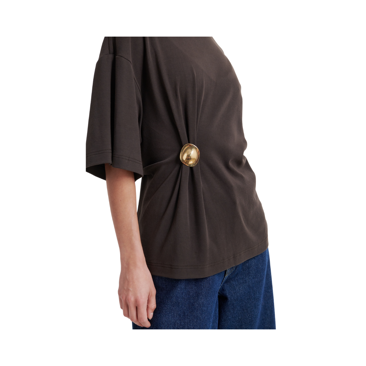 Enora Brooch Tee - Chocolate Torte