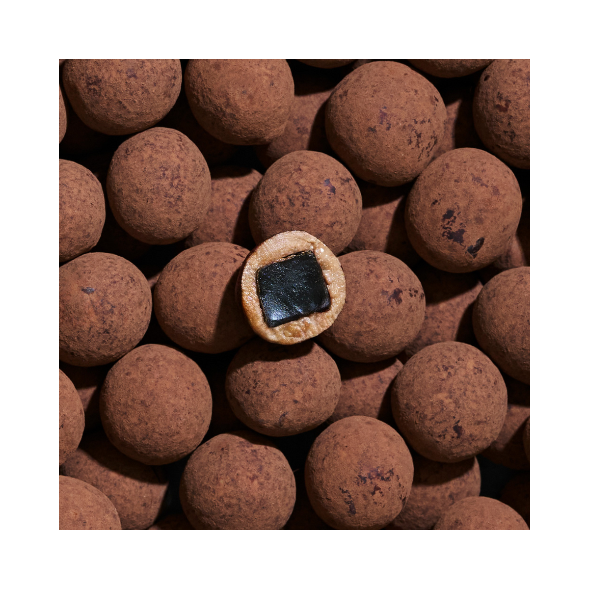 Black Winter Box Regular - Caramel & Double Chocolate