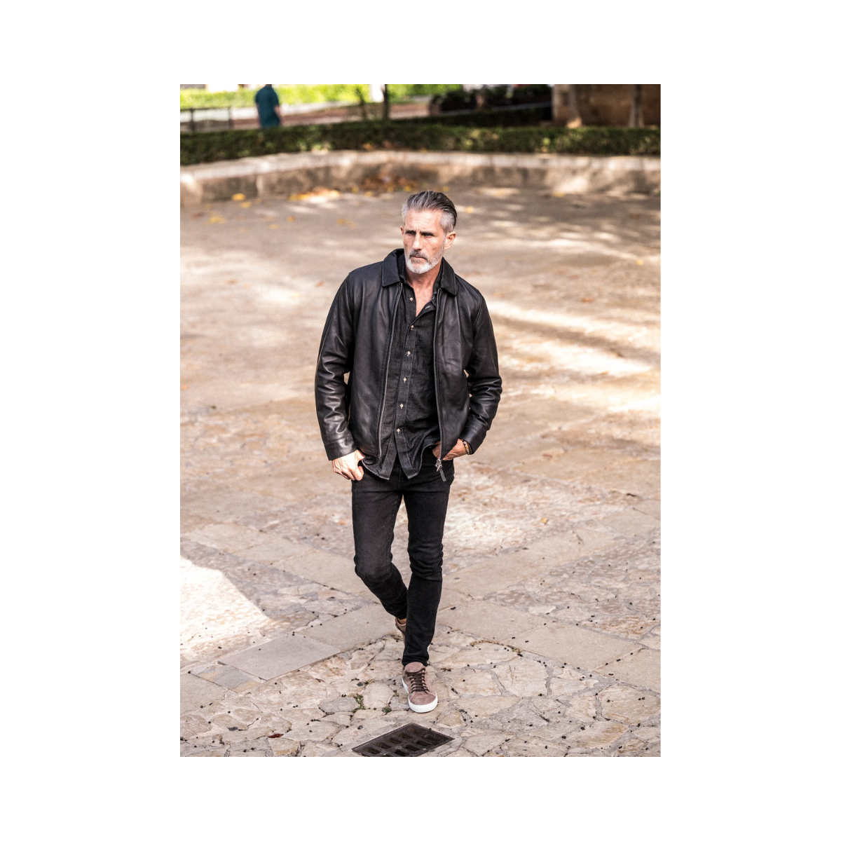 Logan - 102 Black