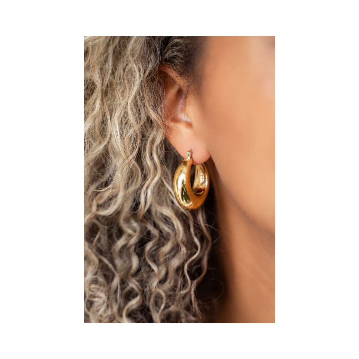 Medium Statement 70'S Hoops - 1200 Gold