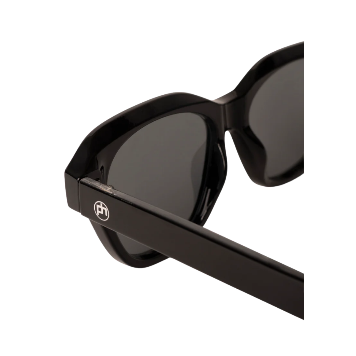 Nomi - Black
