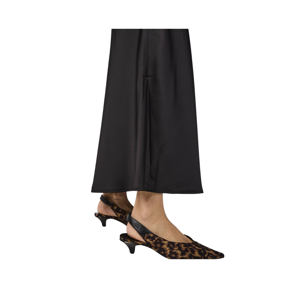 YASPella Highwaist Maxi Skirt - Black