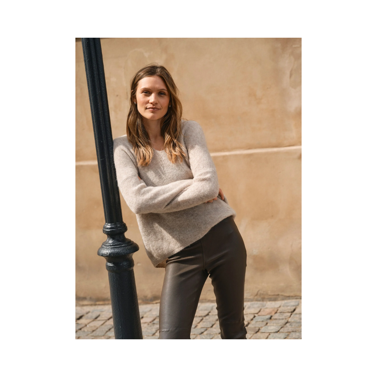 Thora V-Neck Knit - Feather Gray