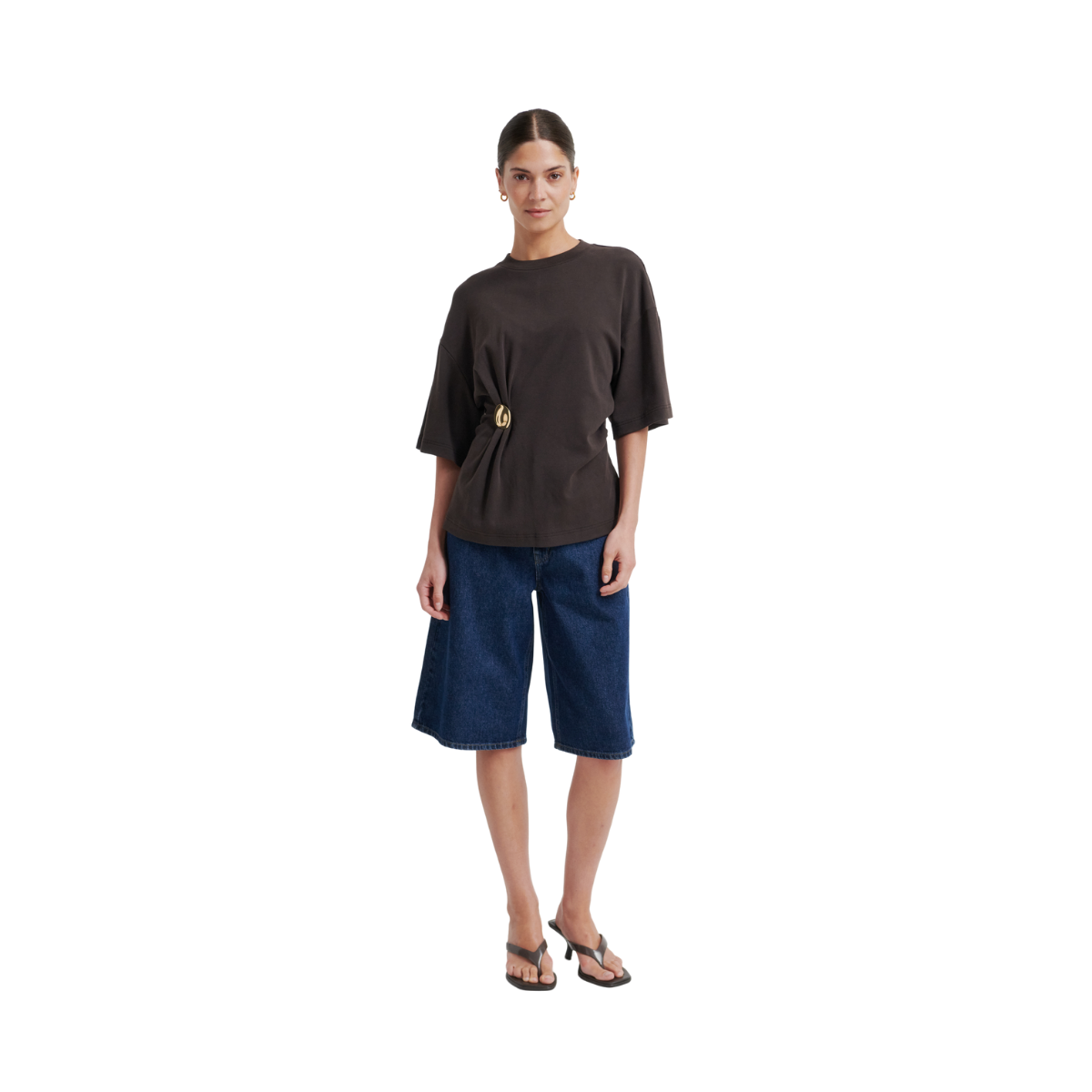 Enora Brooch Tee - Chocolate Torte