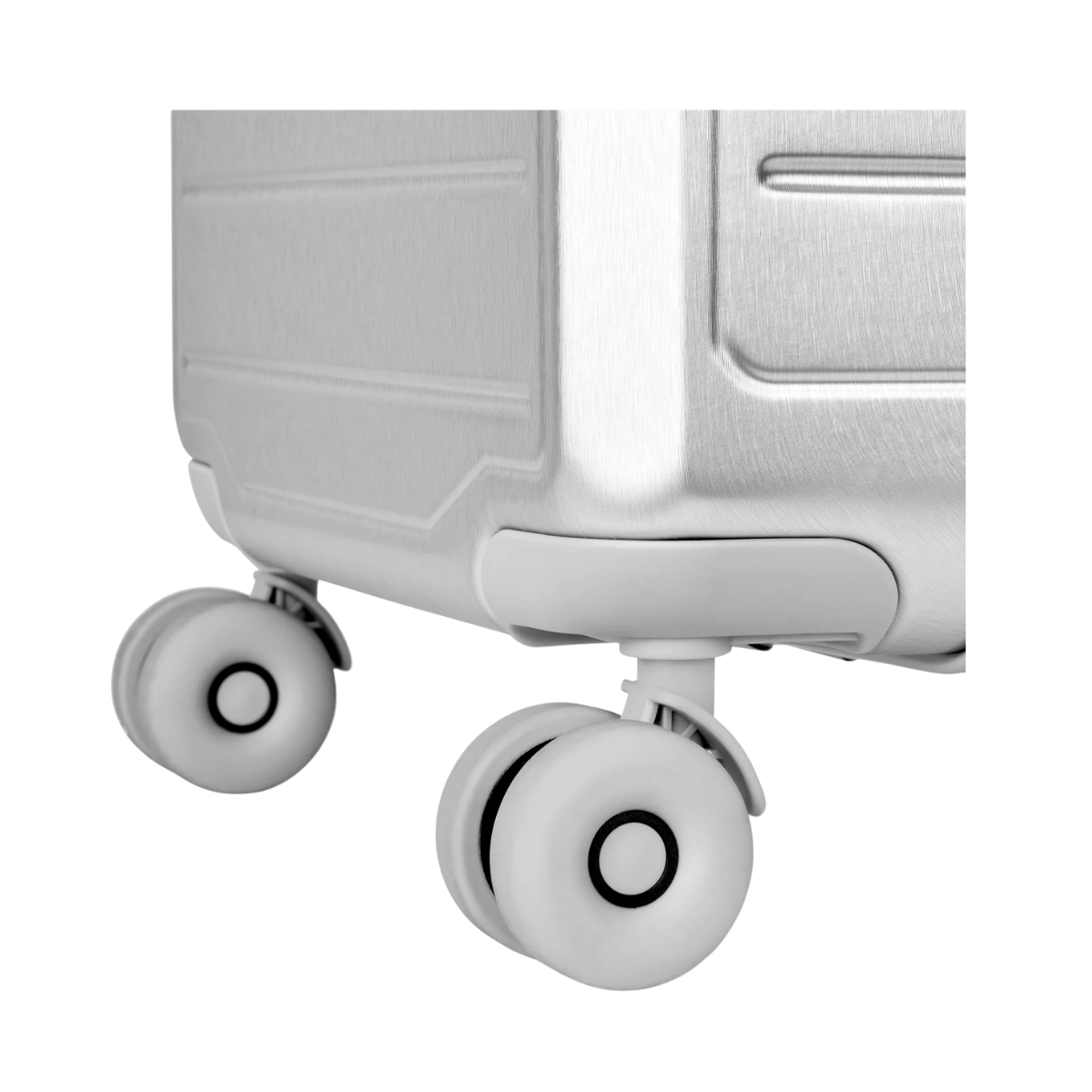 Day Tonal 24" Trunk - Silver