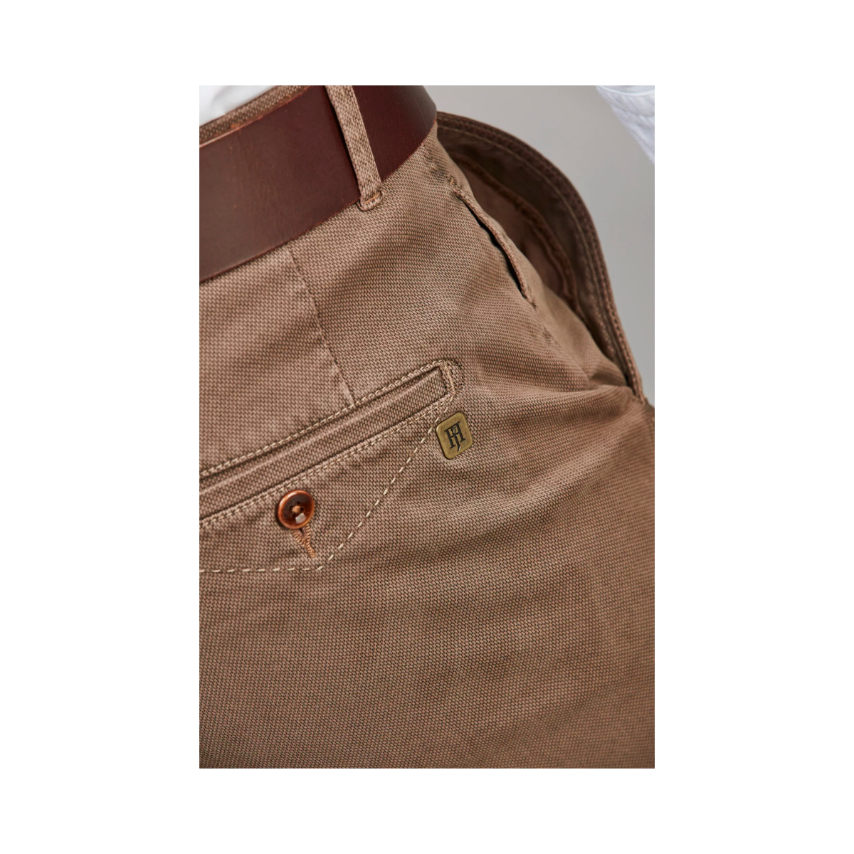 Classic Chino Bormio Print - Dark Beige