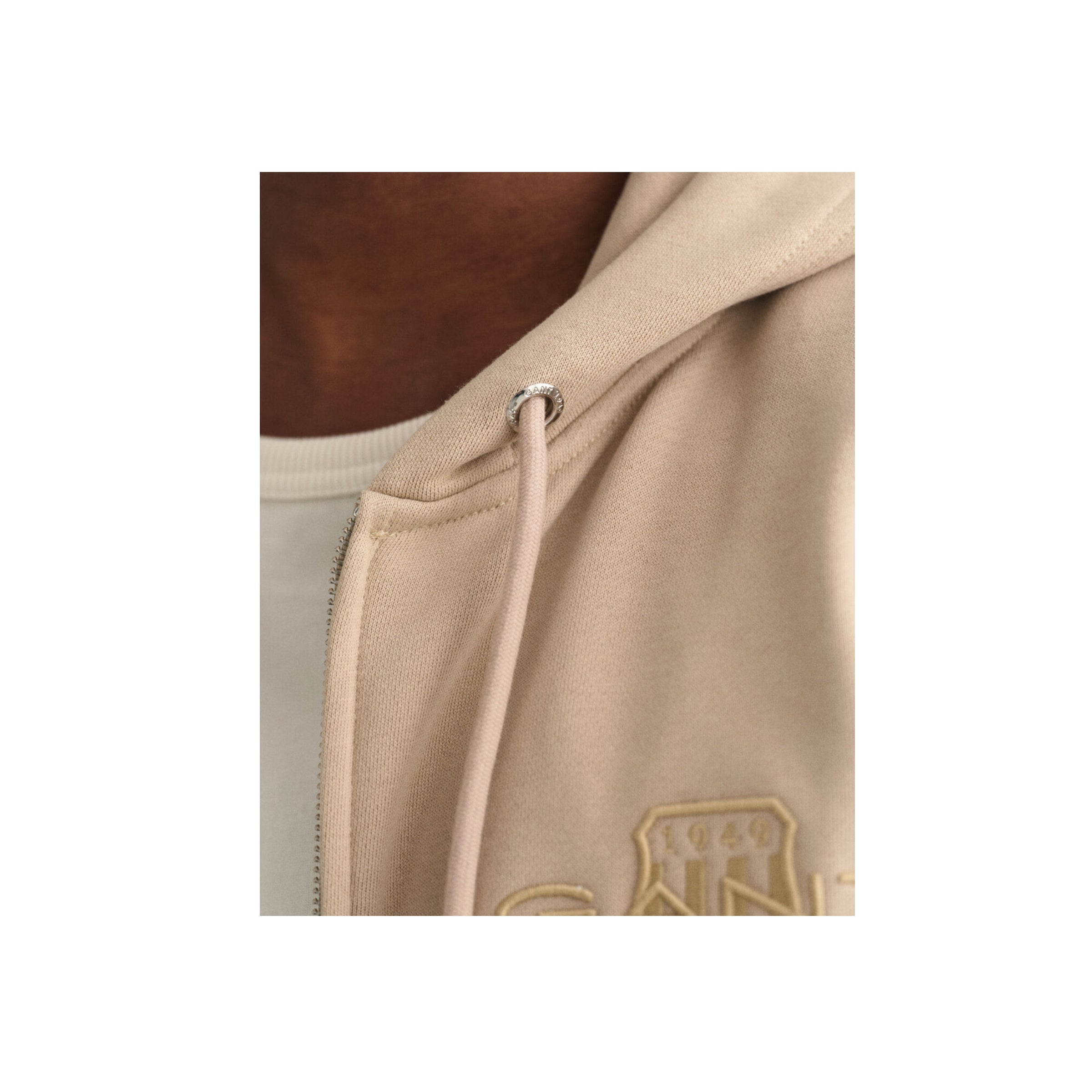 TONAL ARCHIVE SHIELD ZIP HOODIE - Beige